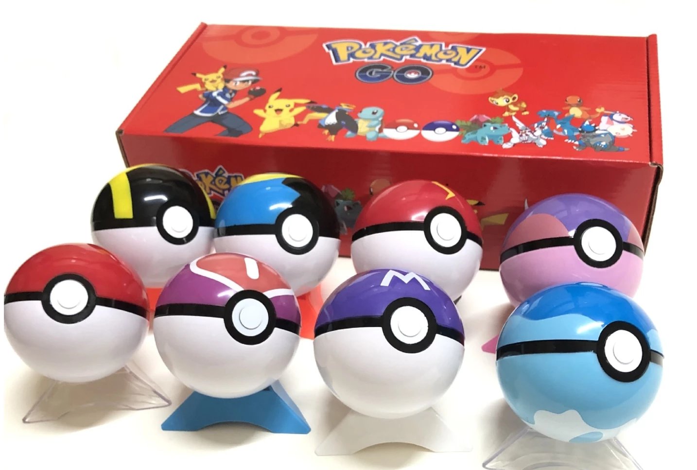 8 Stk. Pokemon Bälle mit Box